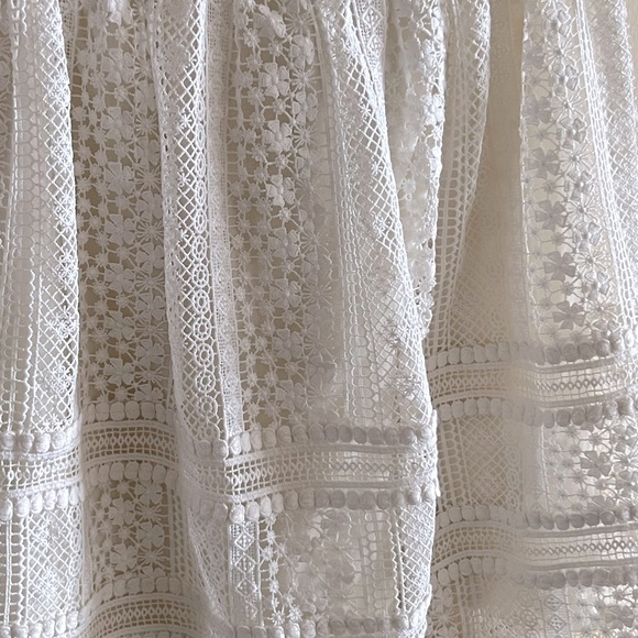 Lace skirt in size small - Picture 5 of 8